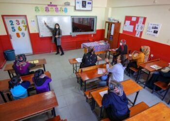 Şermin öğretmen köyün kaderini değiştirdi