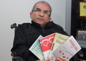 Engelleri aşıp, üniversiteyi bitirdi ve 5 kitap yazdı