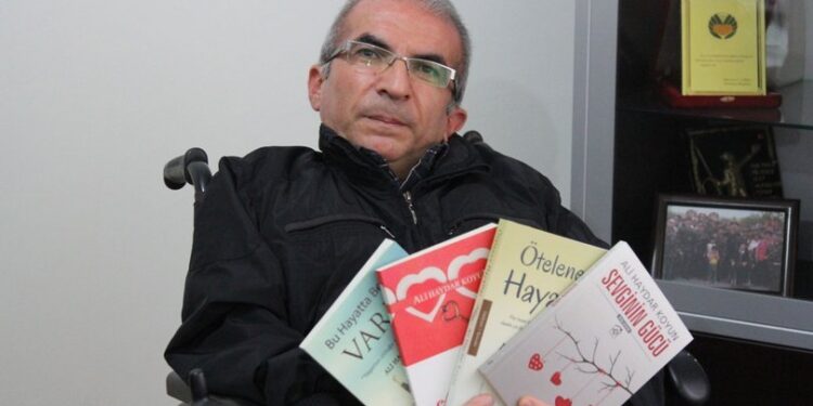 Engelleri aşıp, üniversiteyi bitirdi ve 5 kitap yazdı