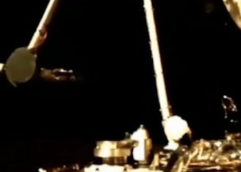 Chang’e-5’in Ay’da kaya örnekleri topladığı o anlar görüntülendi