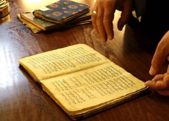 Yazma eser kütüphanesinde binlerce el yazması eser var