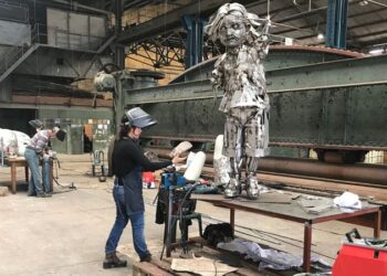 Gemi parçaları meydanları süsleyecek