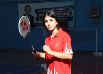 Gönüllü olarak çalıştırdığı sporcuyu milli takıma kazandırdı