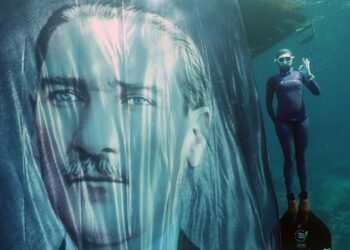 Milli Sporcu Birgül Erken ve öğrenciler ‘Mavi Vatan’da Ata’yı andı