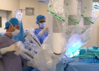 Prostata robotik neşterli çözüm