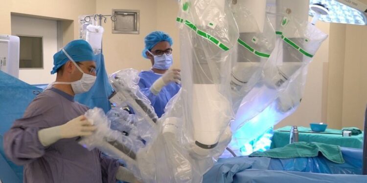 Prostata robotik neşterli çözüm