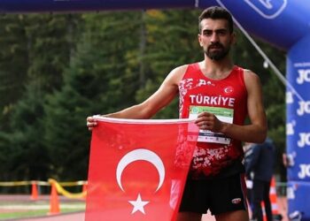 Köyünde koşmaya başladı atletizmde şampiyon oldu