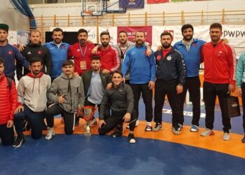Milli güreşçiler Polonya’da şampiyon oldu