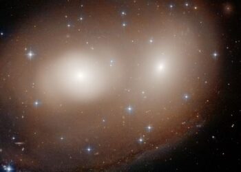 NASA’nın uzay teleskobu Hubble ‘dev bir balkabağı’ buldu