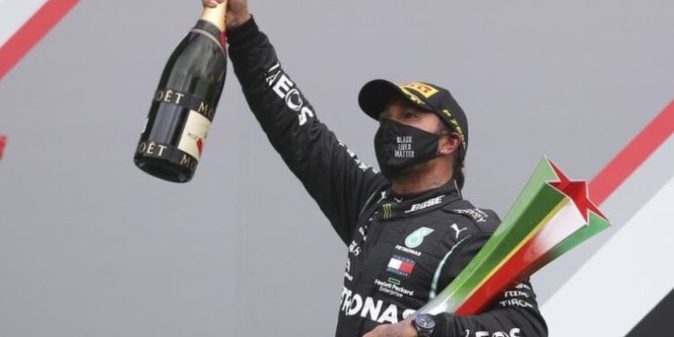 Hamilton Formula 1’de Schumacher’in birincilik rekorunu kırdı