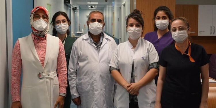 43 çocuğu ilik nakliyle hayata bağladılar