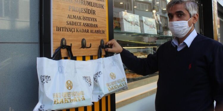 Askıda baklava uygulamasını başlattı