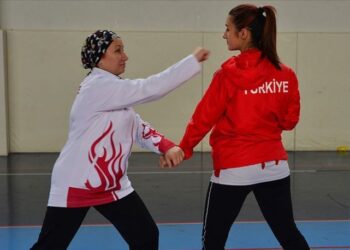 Engelli sporcu anne kızı ile aynı üniversitede okuyacak