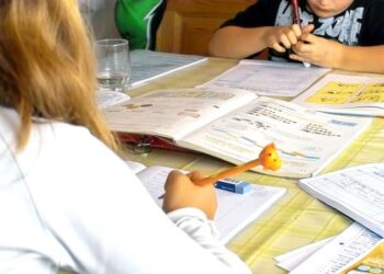 Yeni araştırma: El ile yazmak, çocukları daha akıllı yapıyor