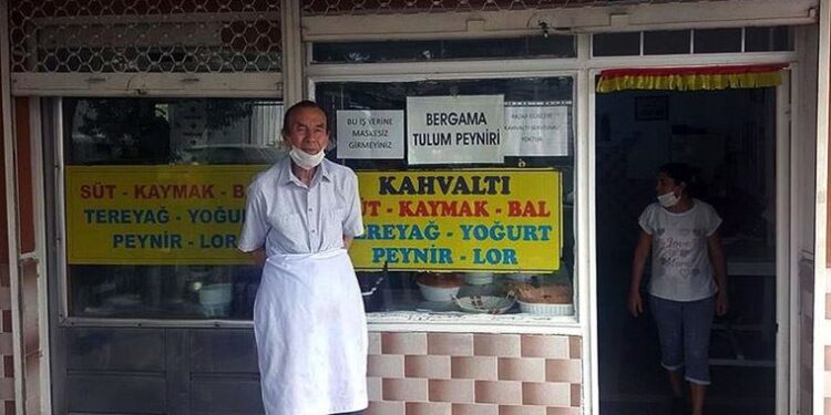 90 yaşındaki Eşref Taşkın 68 yıldır kahvaltı menüsü hazırlıyor