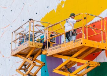 İstanbul’un duvarları renkleniyor