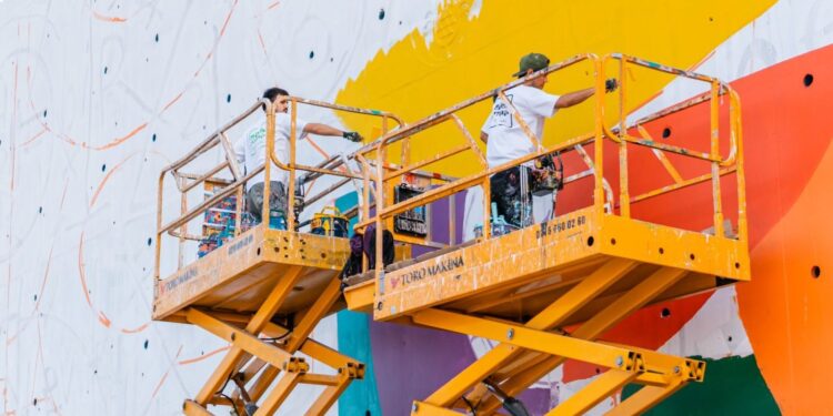 İstanbul’un duvarları renkleniyor