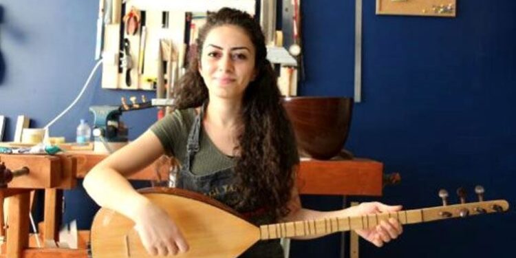 ‘Erkek işidir yapamazsın’ diyenlere inat ağaca ses veriyor