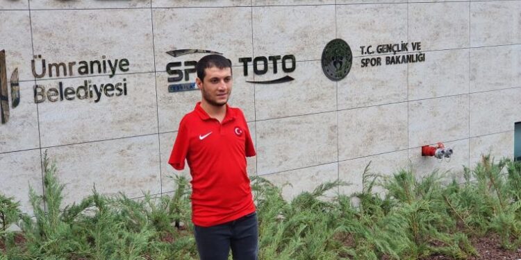 Paralimpik yüzücü Beytullah Eroğlu: “İsmimin yüzme havuzuna verilmesi gurur verici”