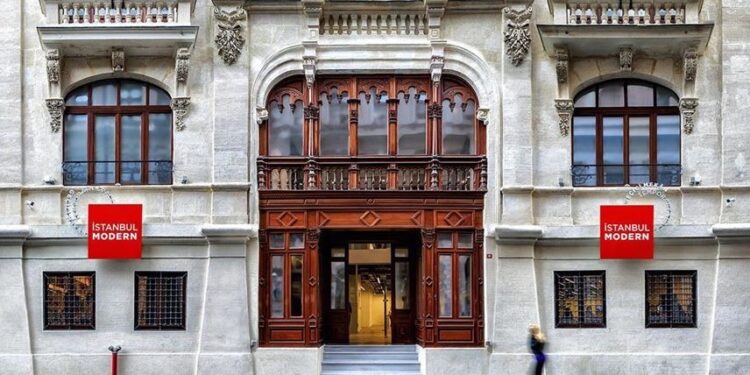 İstanbul Modern perşembe ve salı günleri ücretsiz ziyaret edilebilecek