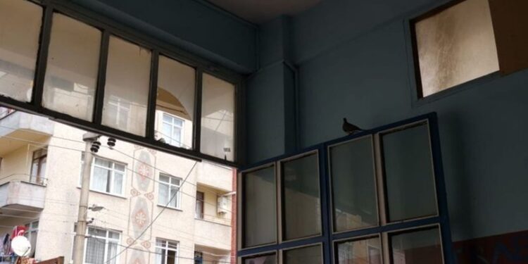 Esnaftan takdir toplayan davranış