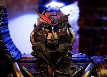 Rusya’da 100 ton araba hurdasından üretilen eserlerin yer aldığı müze açıldı