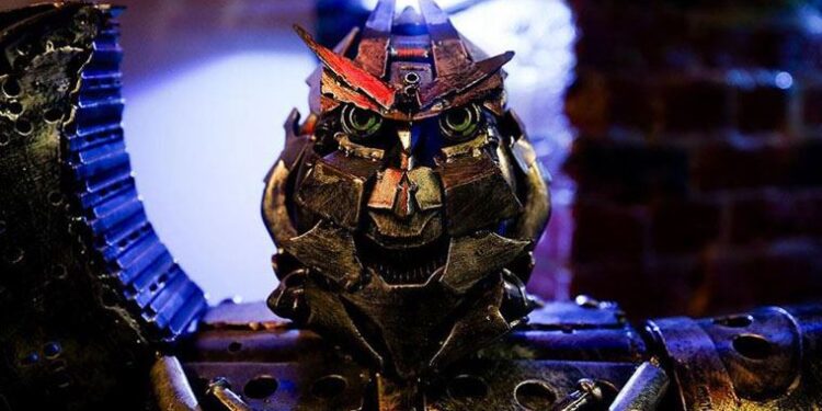 Rusya’da 100 ton araba hurdasından üretilen eserlerin yer aldığı müze açıldı