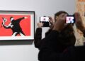 EUIPO: Banksy’nin ‘çiçek buketi fırlatan eylemcisini’ İngiltere’deki şirket kullanacak