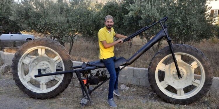 Traktör tekerinden yaptı… Yüksekliği 2 metre!