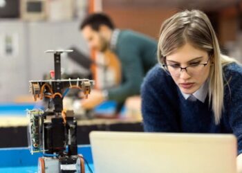 Wtech robot yazılımı eğitimi verecek