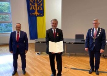 Erdal Keser’e Almanya Devlet Nişanı