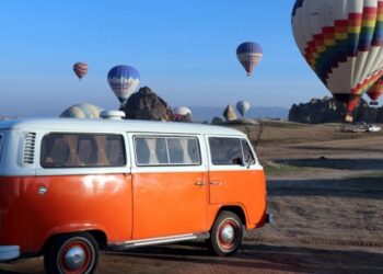 Yerli ve yabancı turistler Kapadokya’ya akın ediyor