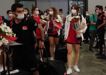 Avrupa şampiyonu milli voleybolcular yurda döndü