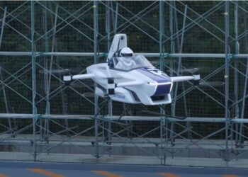 Japonlar uçan araba test etti