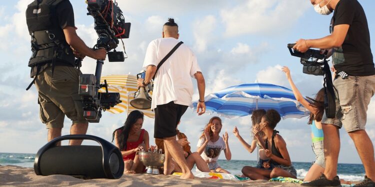 Warner Music’in çalıştığı ilk Türk klip yönetmeni