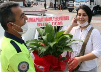 Polisin sınava yetiştirdiği öğrencinin üniversite hayali gerçekleşti