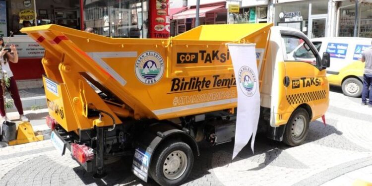 Çöpü dolan taksi çağıracak