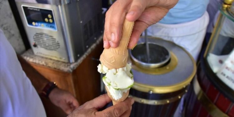 Meslek liselerinde Maraş dondurması ustaları yetiştirilecek