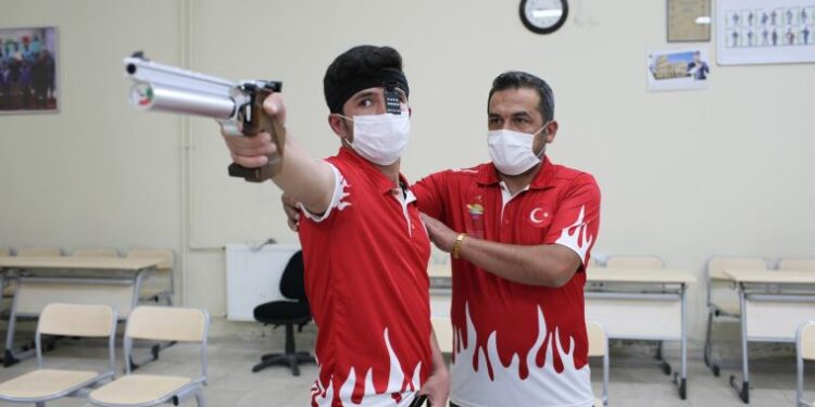 Kağıt toplayıcılığından şampiyonluğa