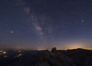Türkiye’nin en karanlık noktası Isparta Melikler Yaylası’nda yıldızların altında gökyüzü şöleni