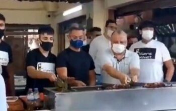 Bollywood Aamir Khan’ın kebap keyfi