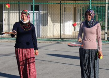 Yörük çocukları için 1300 rakımdaki yaylaya tenis kortu