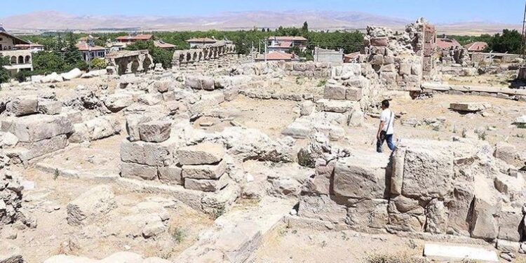 Tyana Antik Kenti’nde 4. yüzyıla ait kilise ortaya çıkarıldı