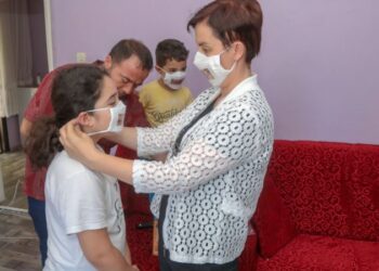 Van’da işitme engellilere özel şeffaf maske üretildi