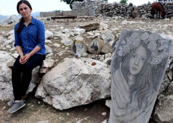 ‘Çoban ressam’ Büşra: Doğadaki sanatı gördükçe ona hayran oluyorum