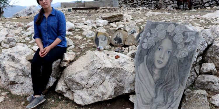‘Çoban ressam’ Büşra: Doğadaki sanatı gördükçe ona hayran oluyorum