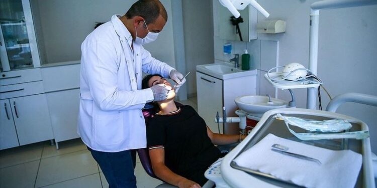 Türk akademisyenin geliştirdiği ‘implant ve yöntem’ dünyadaki hastalara da şifa oluyor