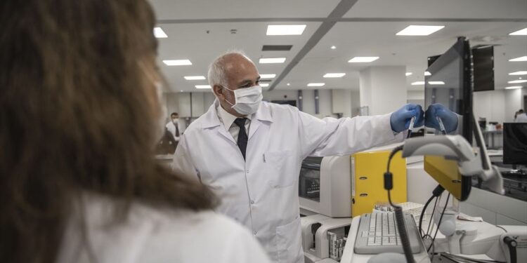 Vücuttaki kimyasal stresi ölçen kiti geliştiren Türk bilim insanı dünya listesinde