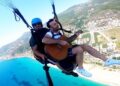 800 metre yükseklikte gitar çalıp şarkı söyledi