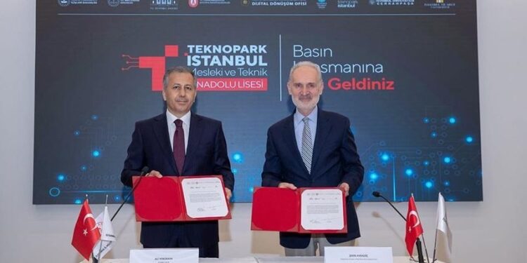 İstanbul’da Türkiye’nin ilk ‘siber güvenlik’ lisesi açıldı